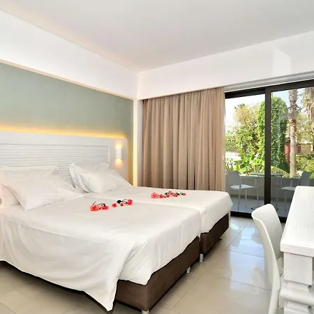 Apollon Otel 4*