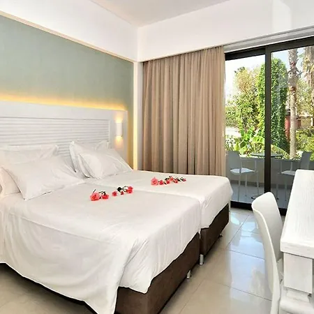 Apollon Hotel 4*
