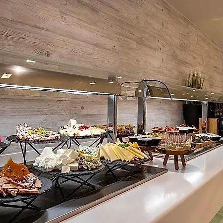 Apollon Hotell 4*