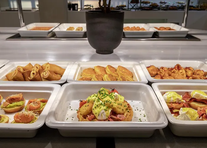 Готель Apollon 4*