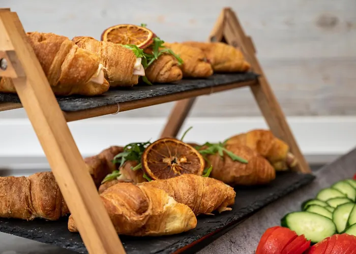 Готель Apollon 4*