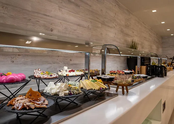 Готель Apollon